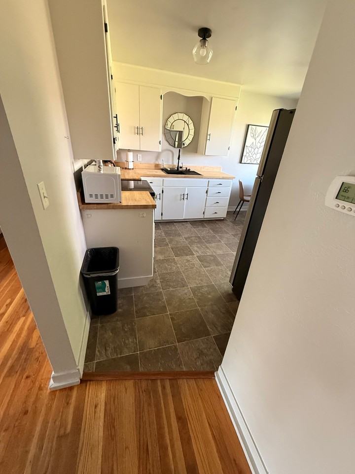 1621 W Olympia Dr - Photo 2 of 6