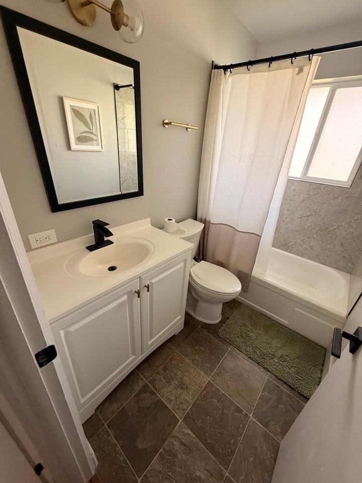 1623 W Olympia Dr - Photo 4 of 6