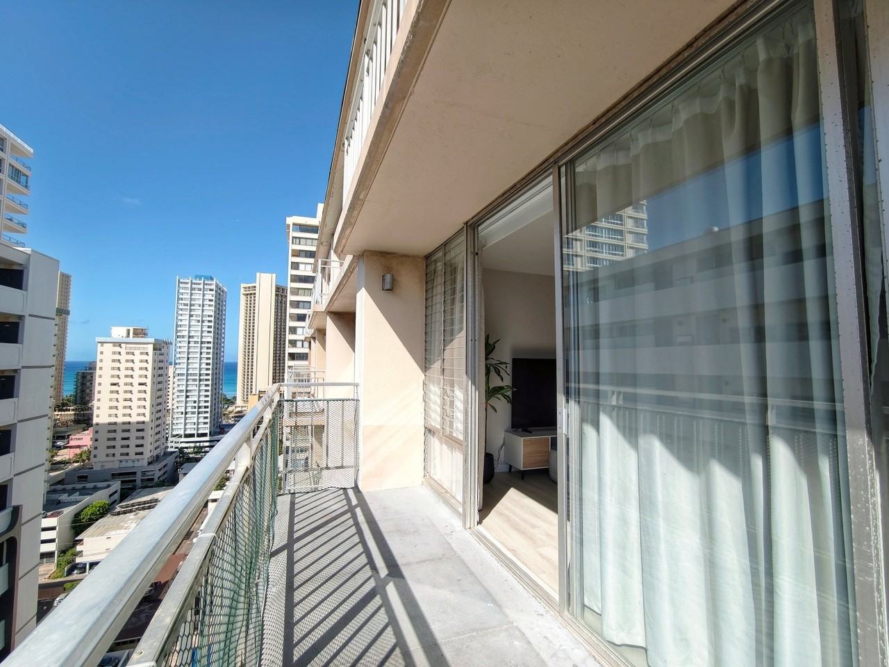 2415 Ala Wai Blvd #2004 - Photo 7 of 20