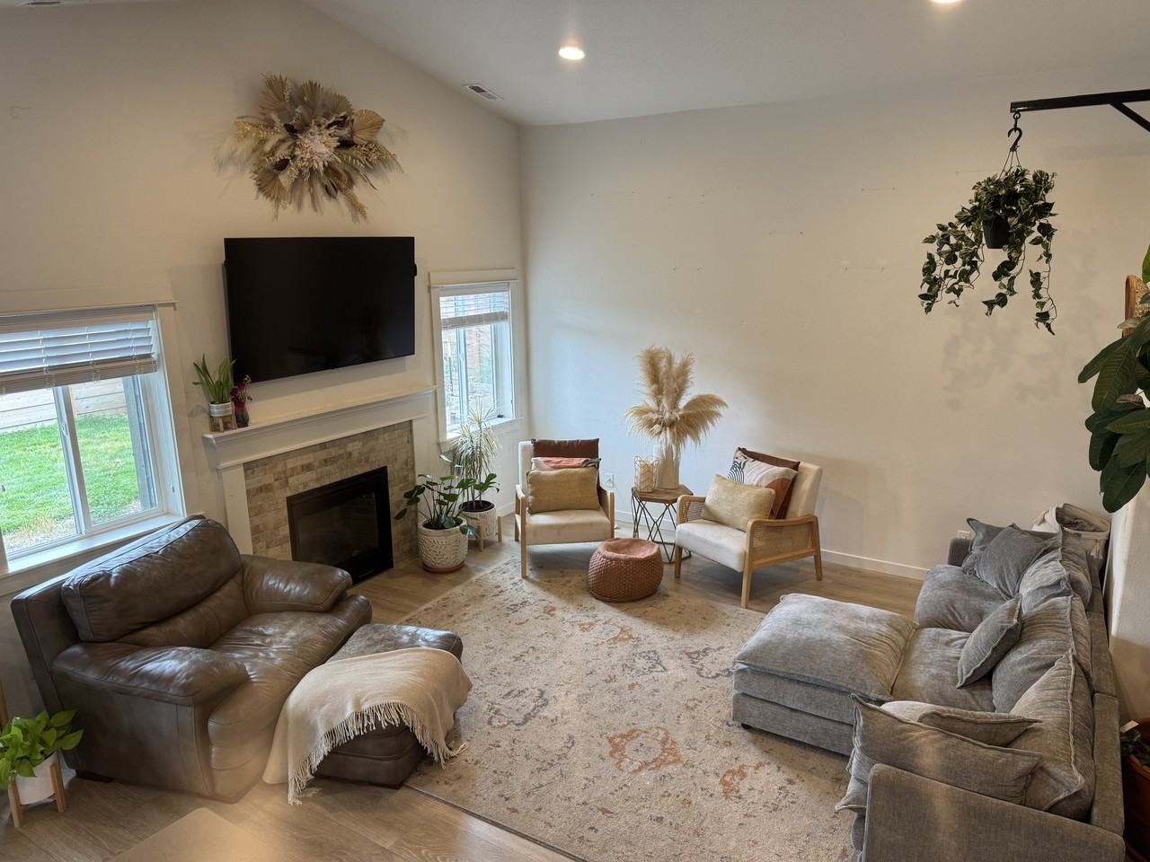 871 Ponderosa St - Photo 2 of 14