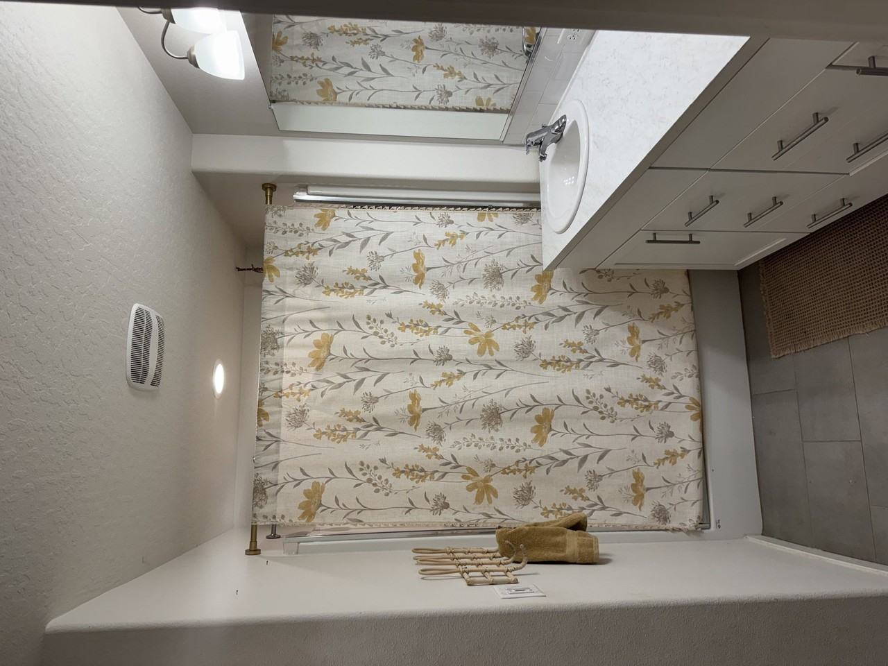 871 Ponderosa St - Photo 3 of 14