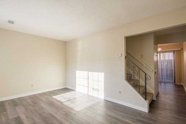 224 Pepper Tree Ln - Photo 4 of 19