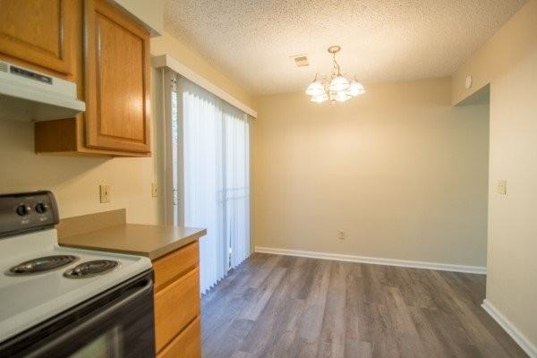 224 Pepper Tree Ln - Photo 7 of 19