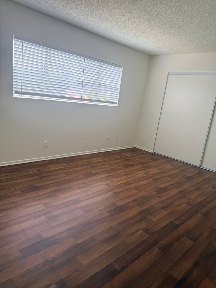 15128 Sherman Way #107 - Photo 6 of 7