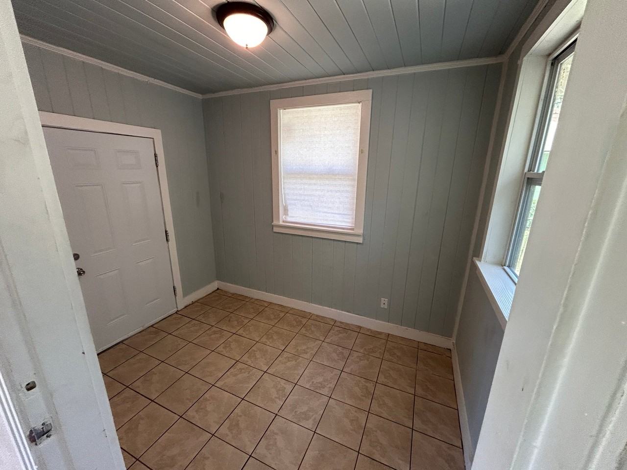 5565 Minosa Cir E - Photo 7 of 14