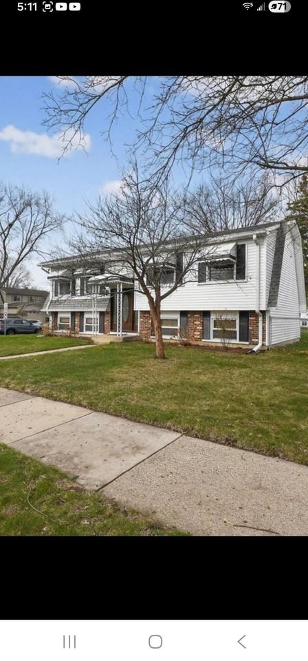 9187 N Sheldon Rd - Photo 2 of 5