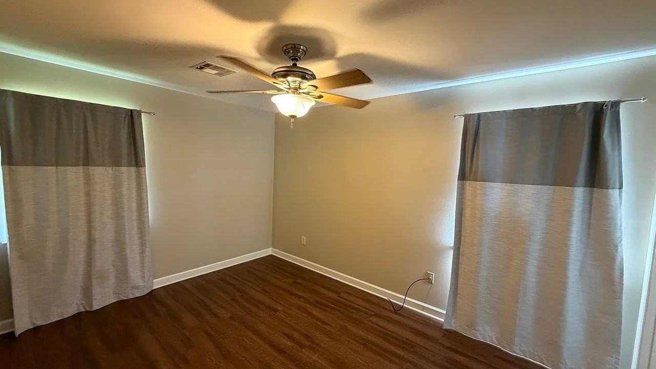 6215 Loveland St - Photo 5 of 10