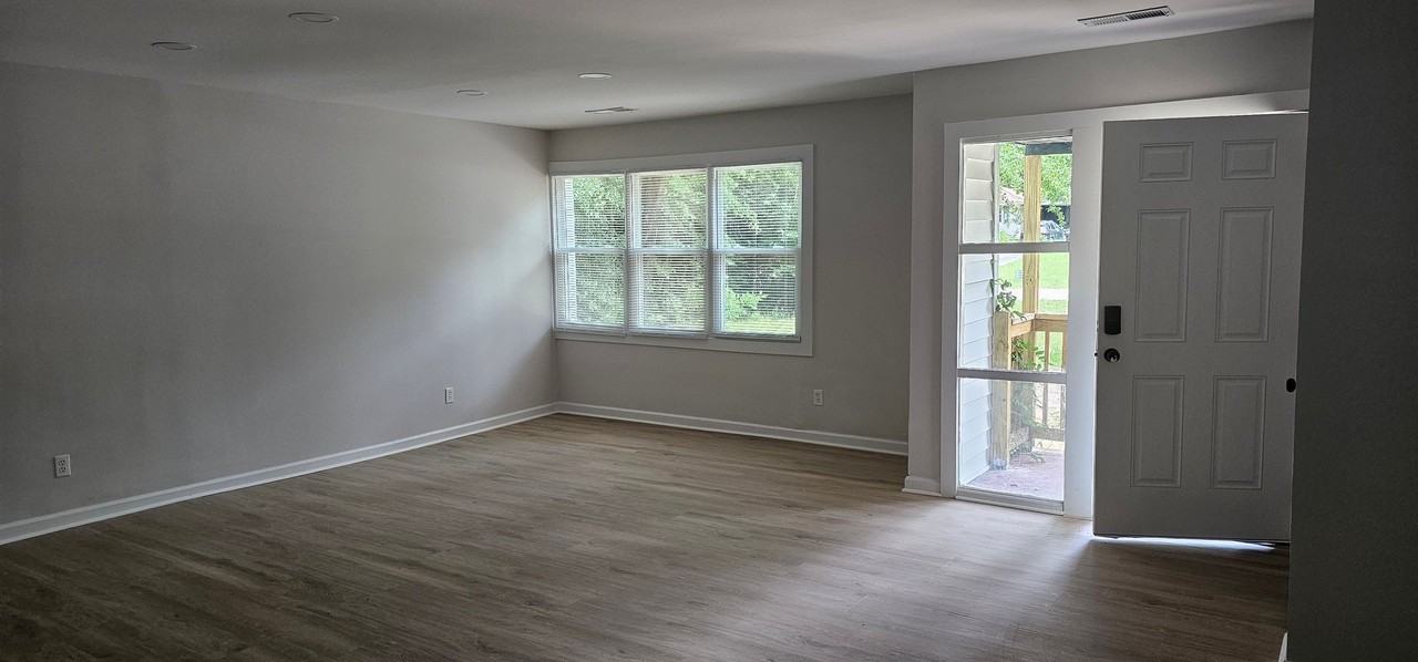 26 Erskine Ln - Photo 3 of 12