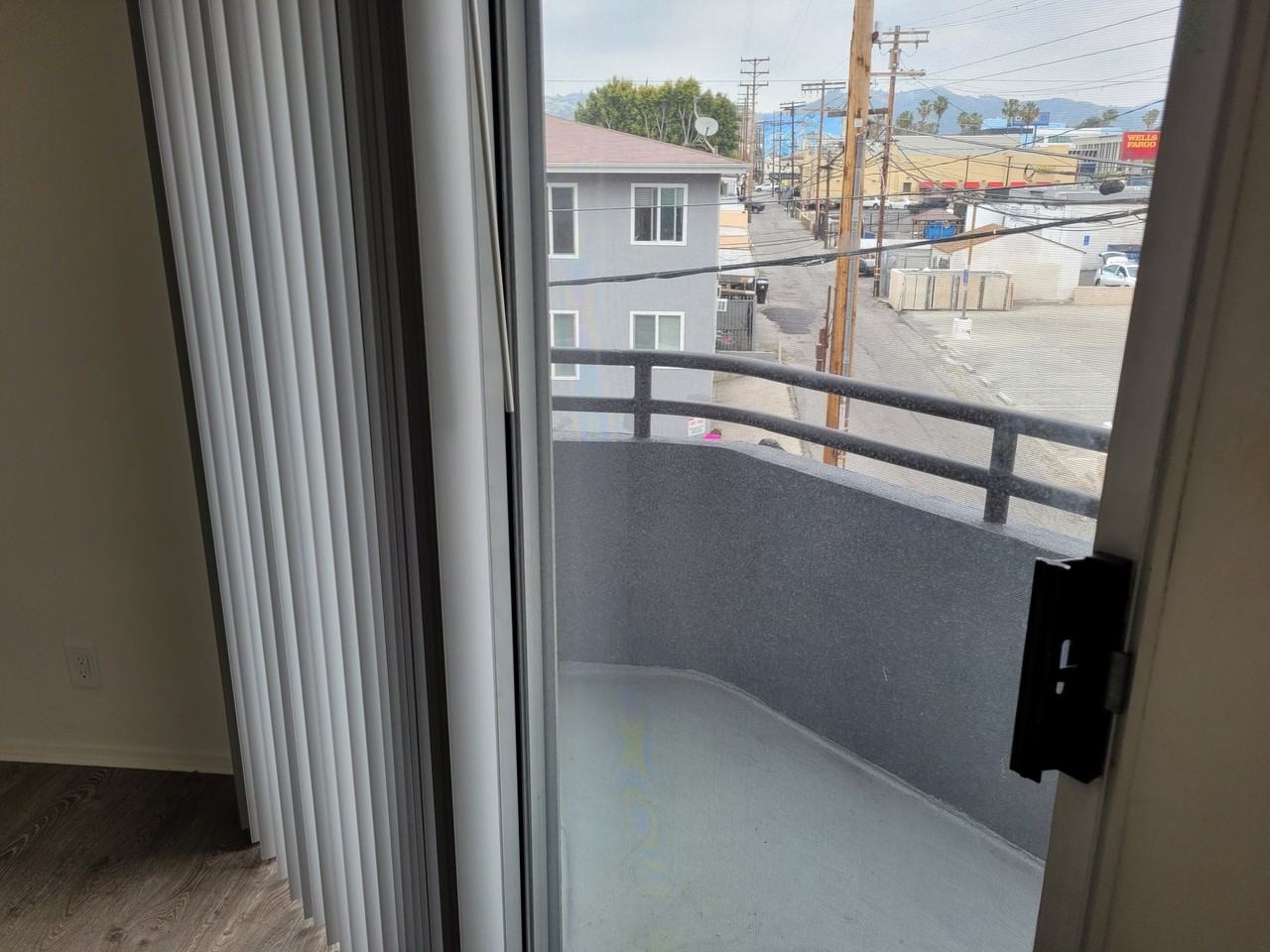 100 S Hayworth Ave #103 - Photo 6 of 16