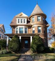 featured image of 440 W 10th St #3