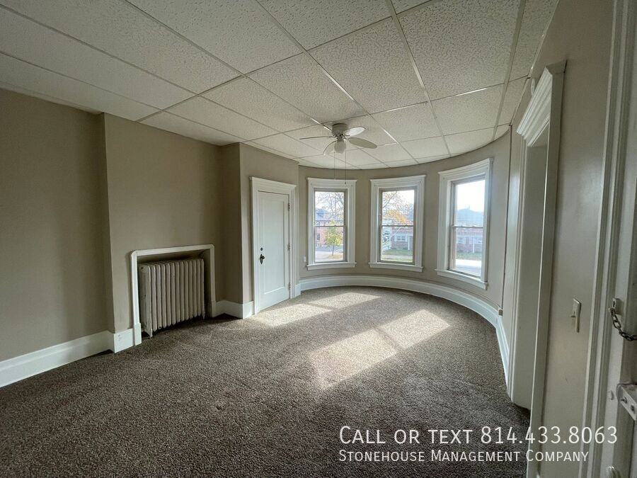 440 W 10th St #3 - Photo 2 of 7