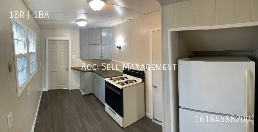 825 Evergreen St Se - Photo 2 of 9