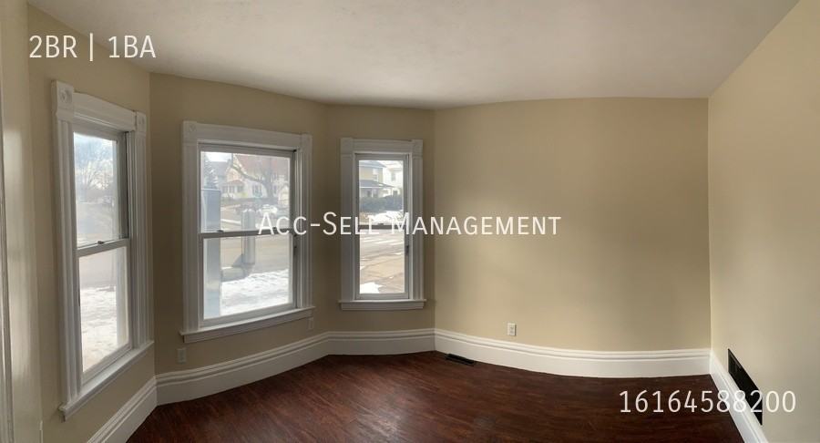104 Diamond Ave Se #1 - Photo 4 of 7
