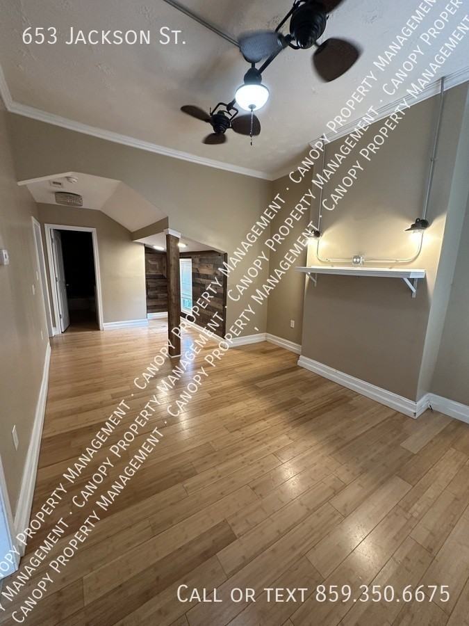 653 Jackson St - Photo 2 of 14
