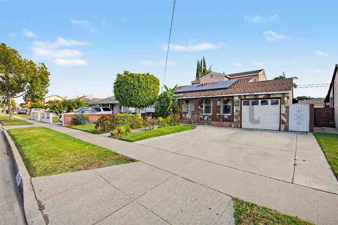 7318 Adwen St - Photo 2 of 22