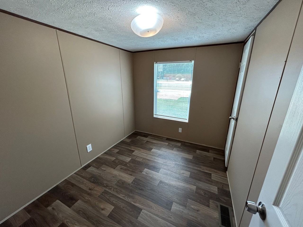 317 Mark Rd - Photo 6 of 8