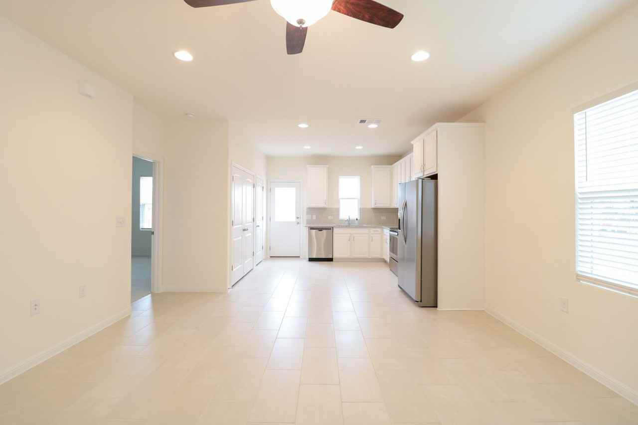 6416 Routenburn St - Photo 3 of 23