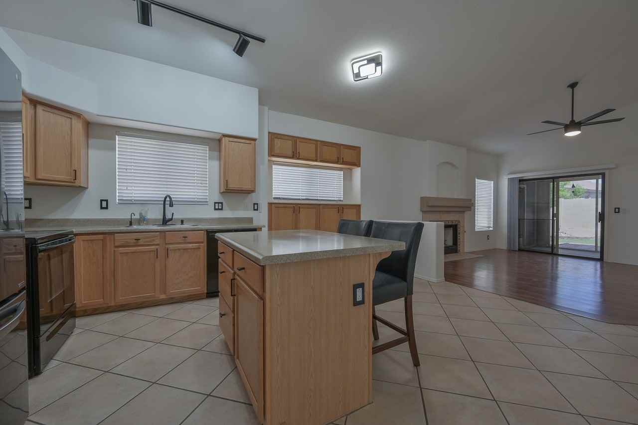 114 W Freddie Canyon Way #NA - Photo 4 of 31