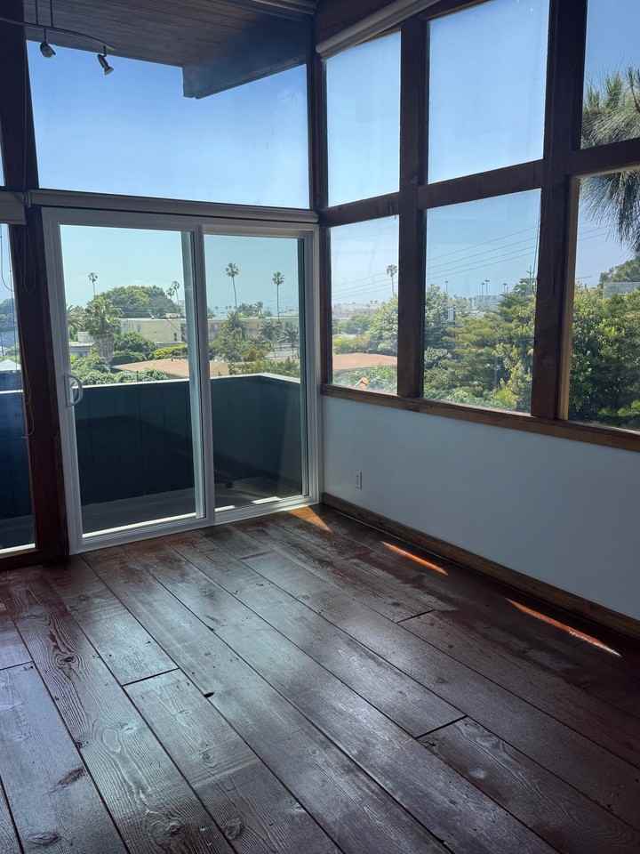 2428 Beverley Ave #A - Photo 6 of 20