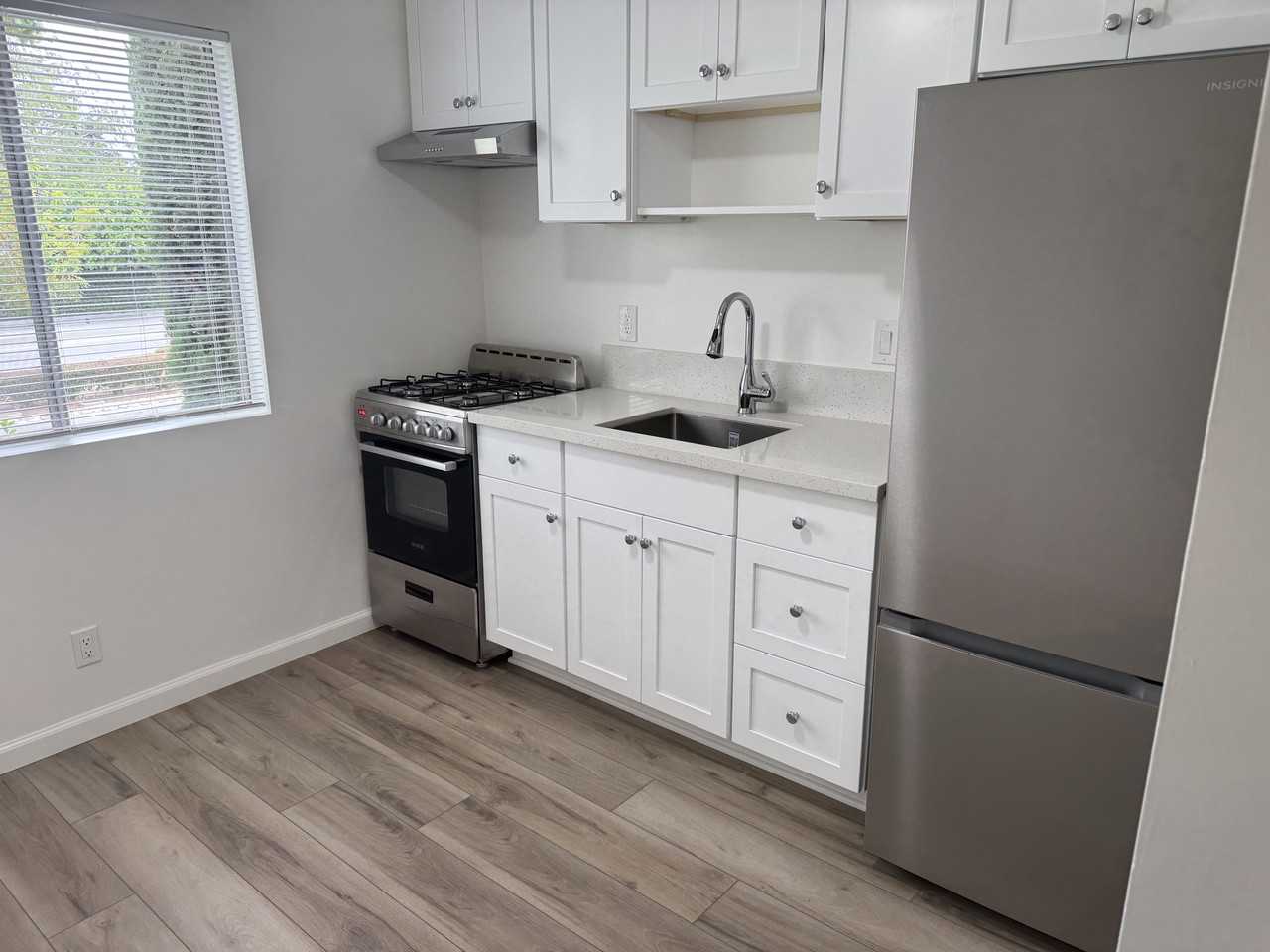 820 S Rosemead Blvd #203 - Photo 5 of 15
