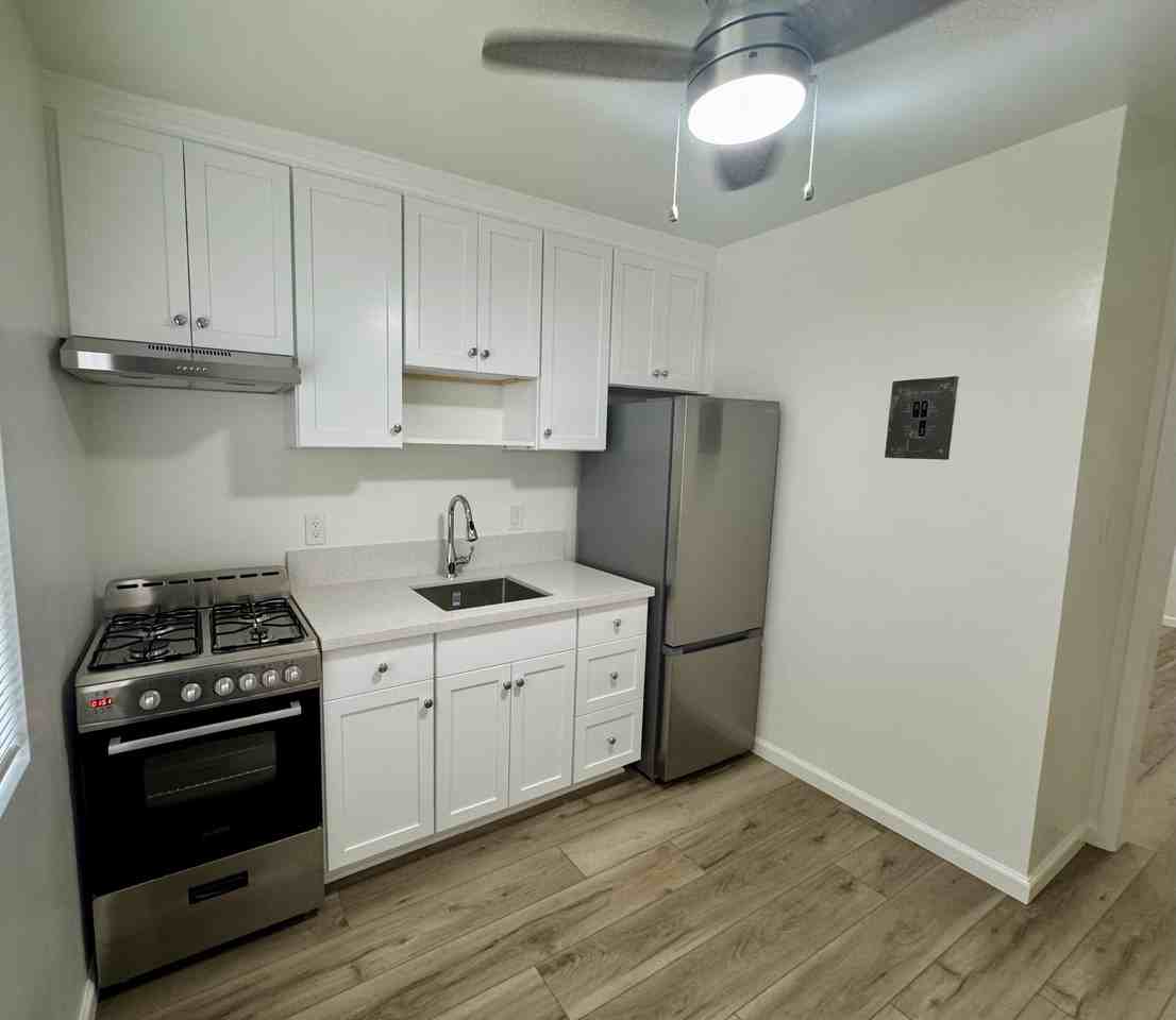 820 S Rosemead Blvd #203 - Photo 6 of 15