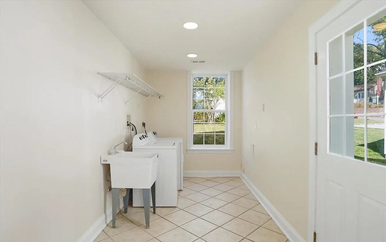 9410 52nd Ave #NA - Photo 6 of 10