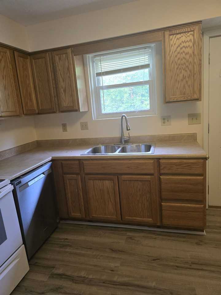 941 Wittenberg Dr #B - Photo 5 of 6