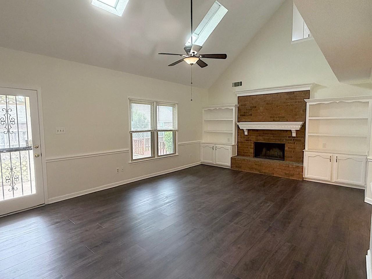 7472 Hedgington Dr #1 - Photo 4 of 20