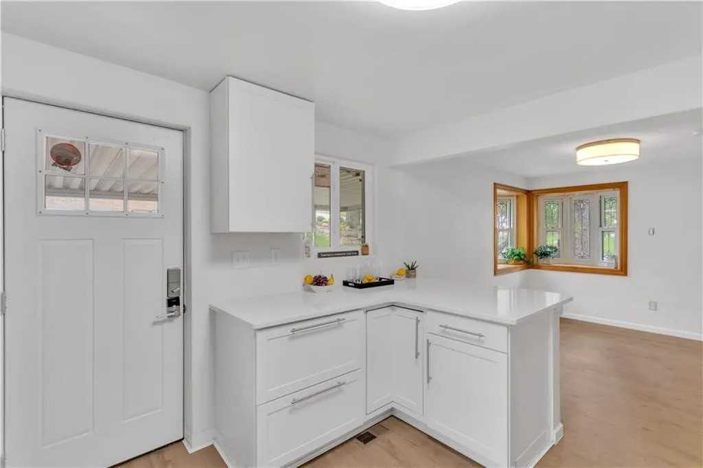 9830 Don Dr #NA - Photo 5 of 14