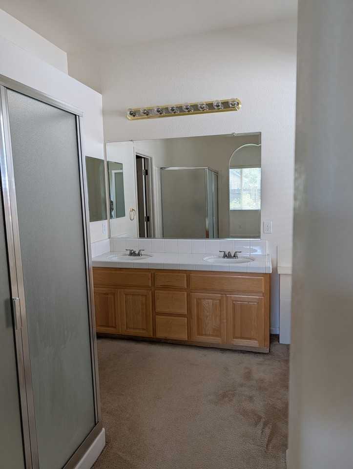 3228 Inverness St #NA - Photo 4 of 7