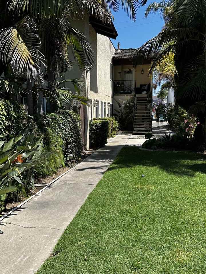 204 16th Pl #C - Photo 2 of 12