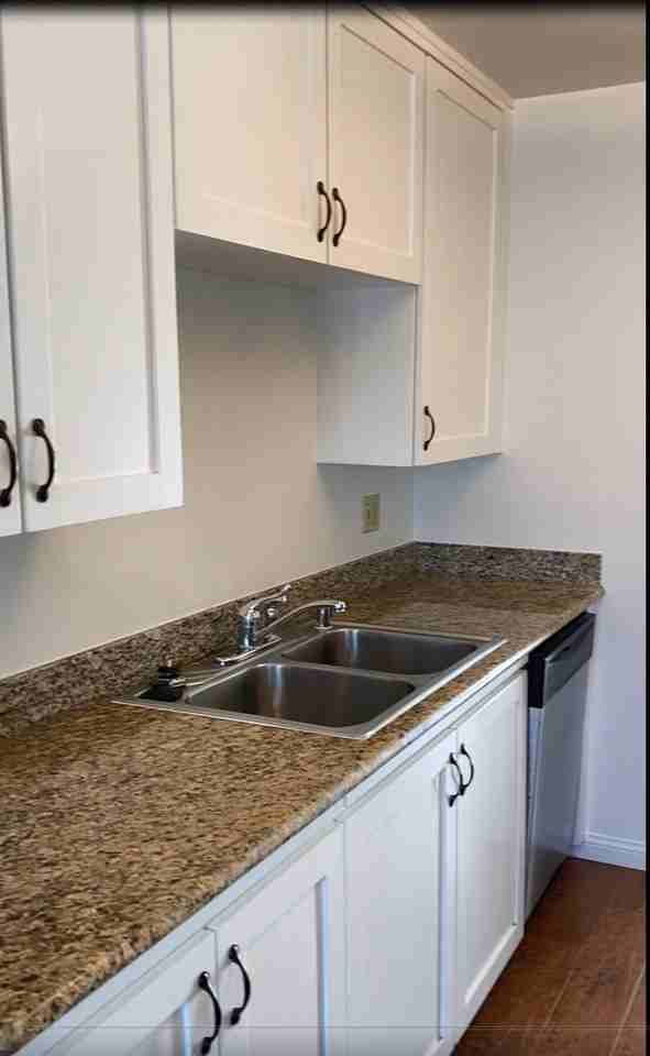 204 16th Pl #C - Photo 4 of 12