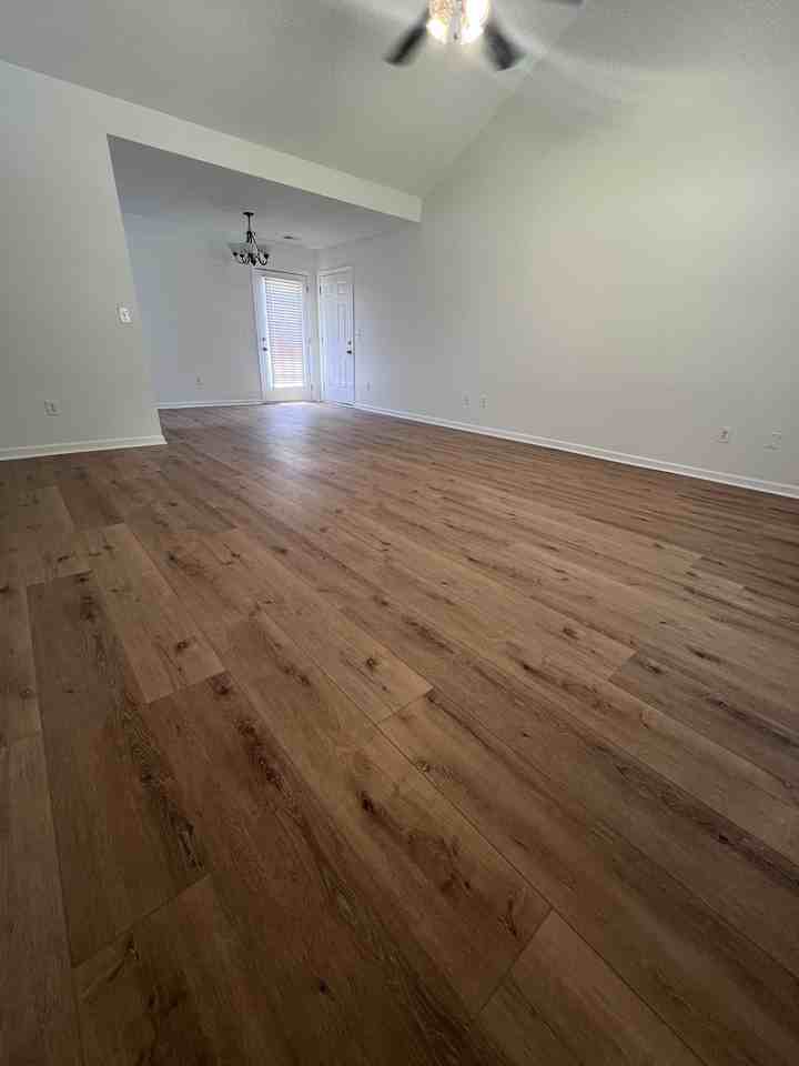 49 Burlington Rd Ne #NA - Photo 2 of 12