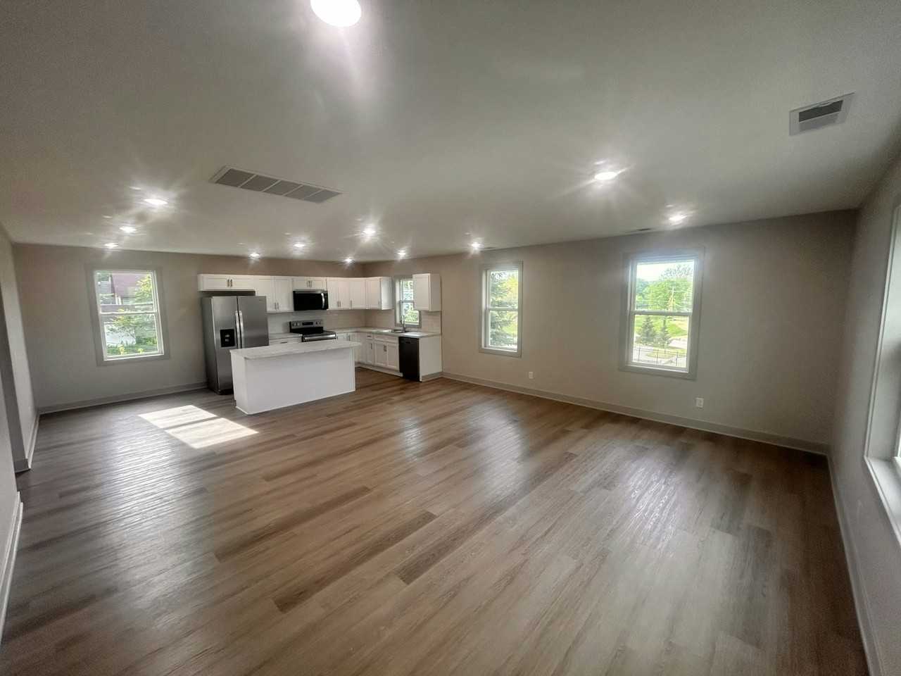 201 Monroe St, Unit 2 - Photo 4 of 26