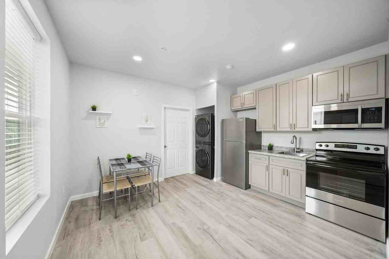2813 Church St, Unit C - Photo 4 of 17