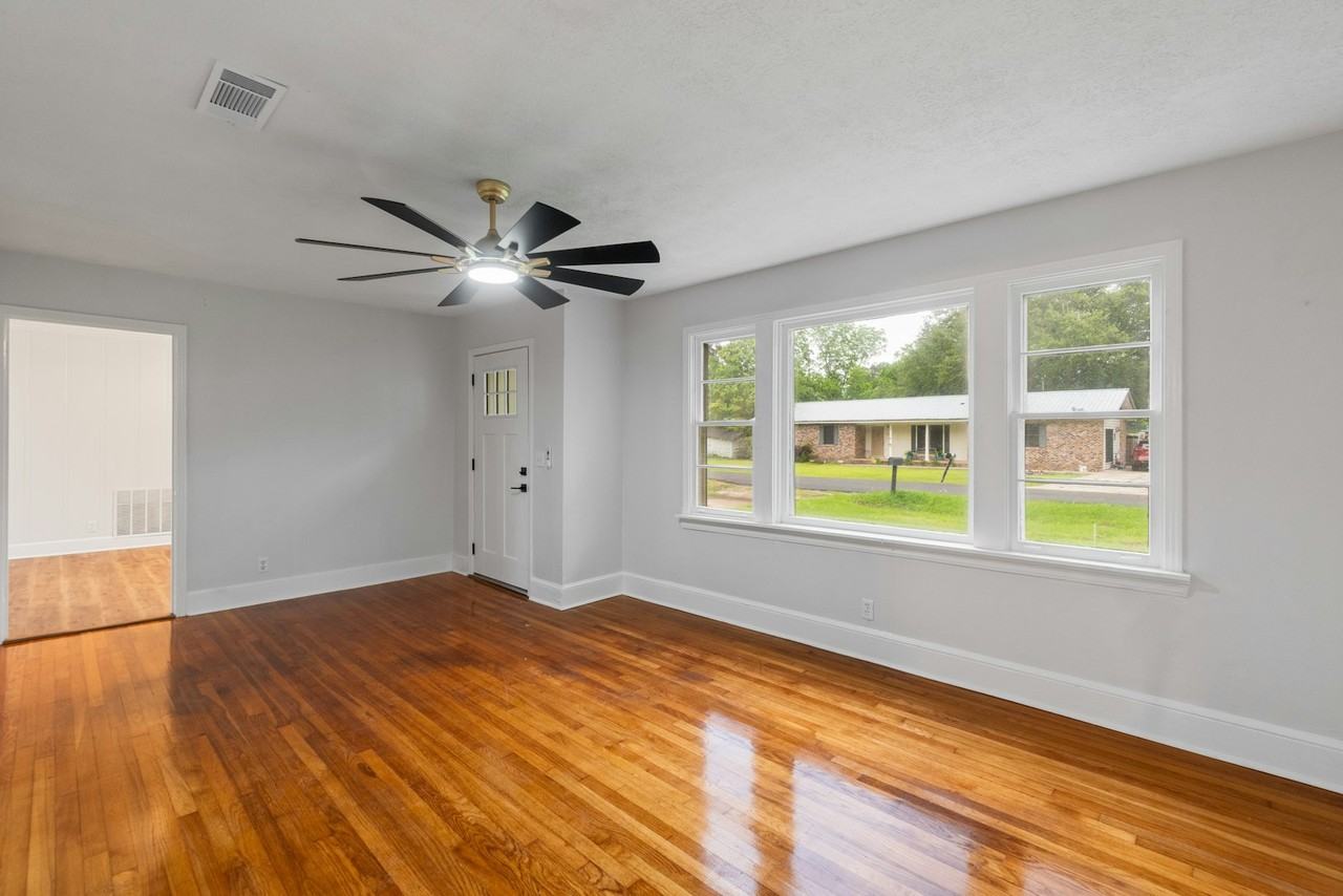 921 Duane Avenue - Photo 3 of 12