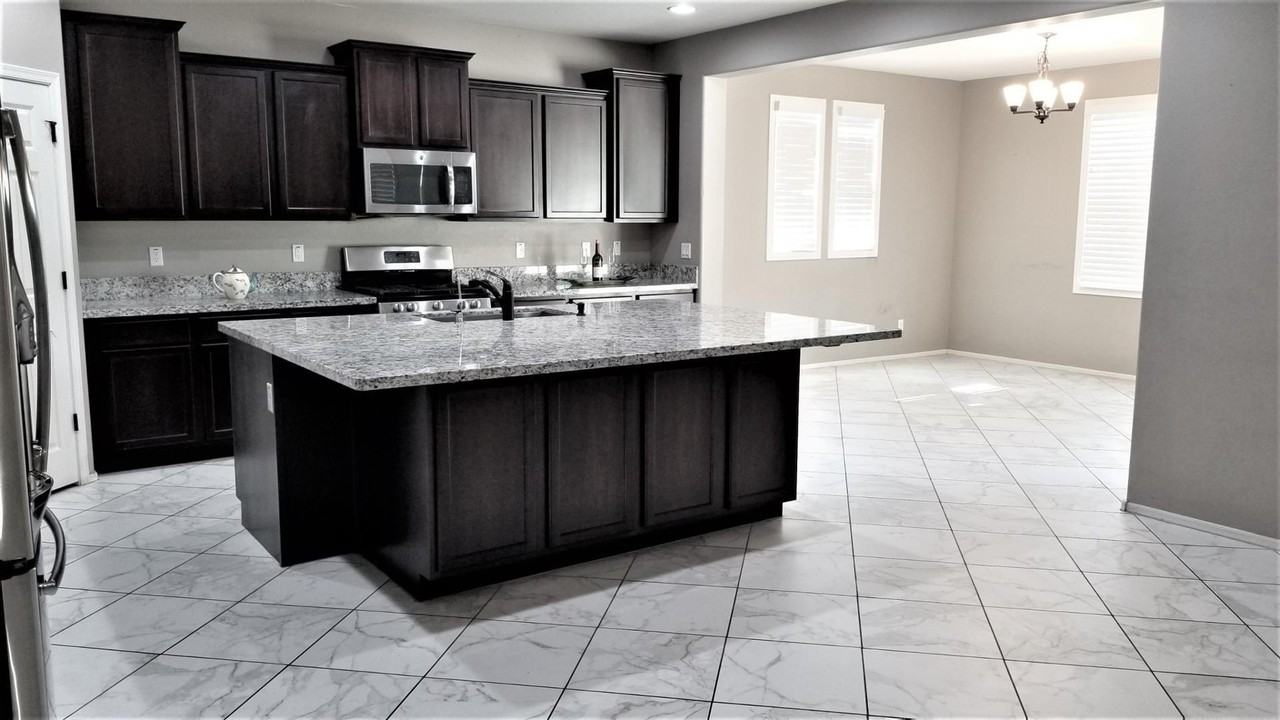 2248 E Ottawa Ln - Photo 5 of 50