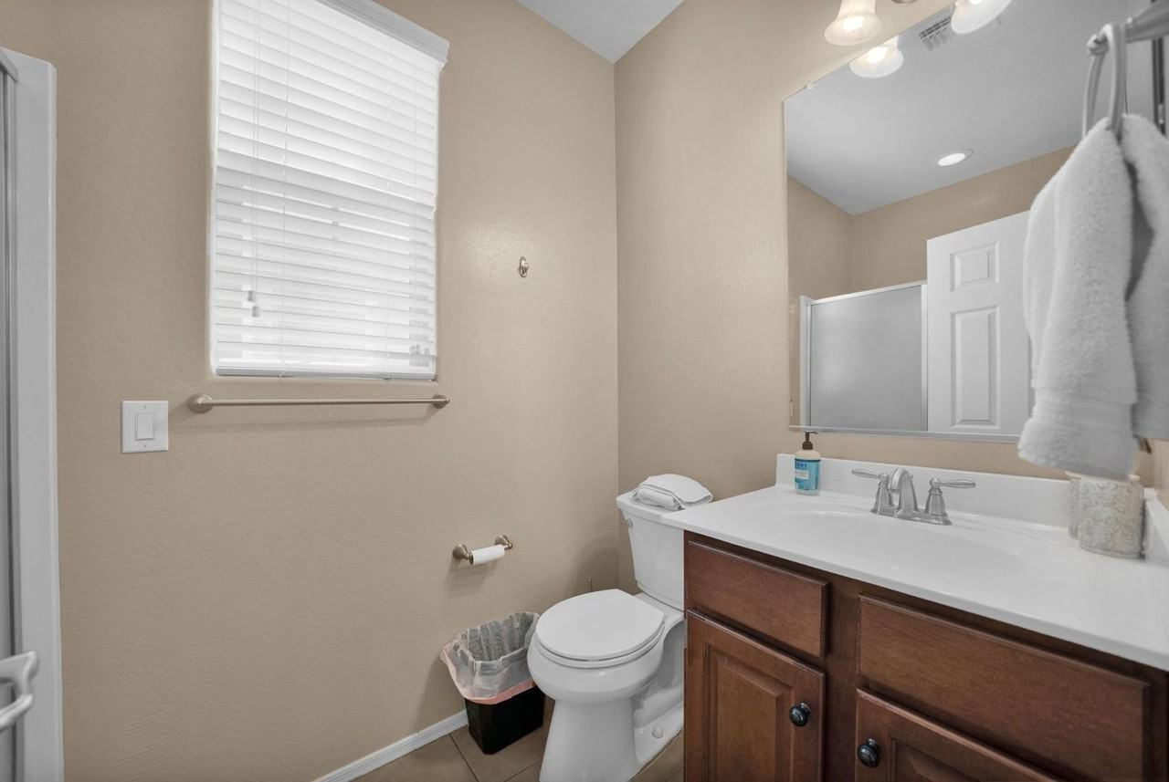 3119 N Evergreen St - Photo 7 of 50