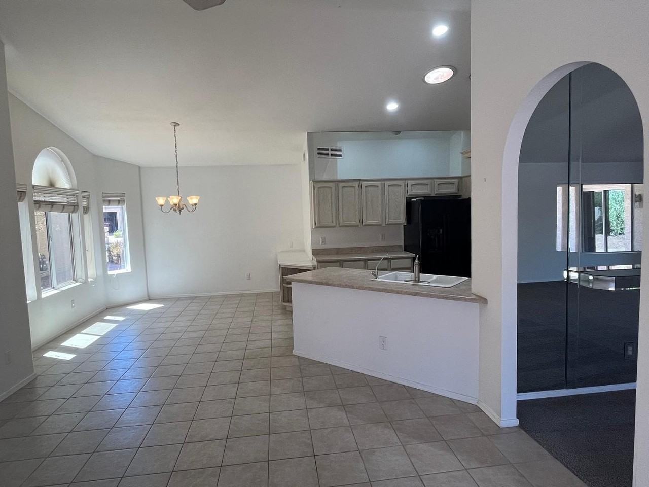 10302 E Coopers Hawk Dr - Photo 6 of 17