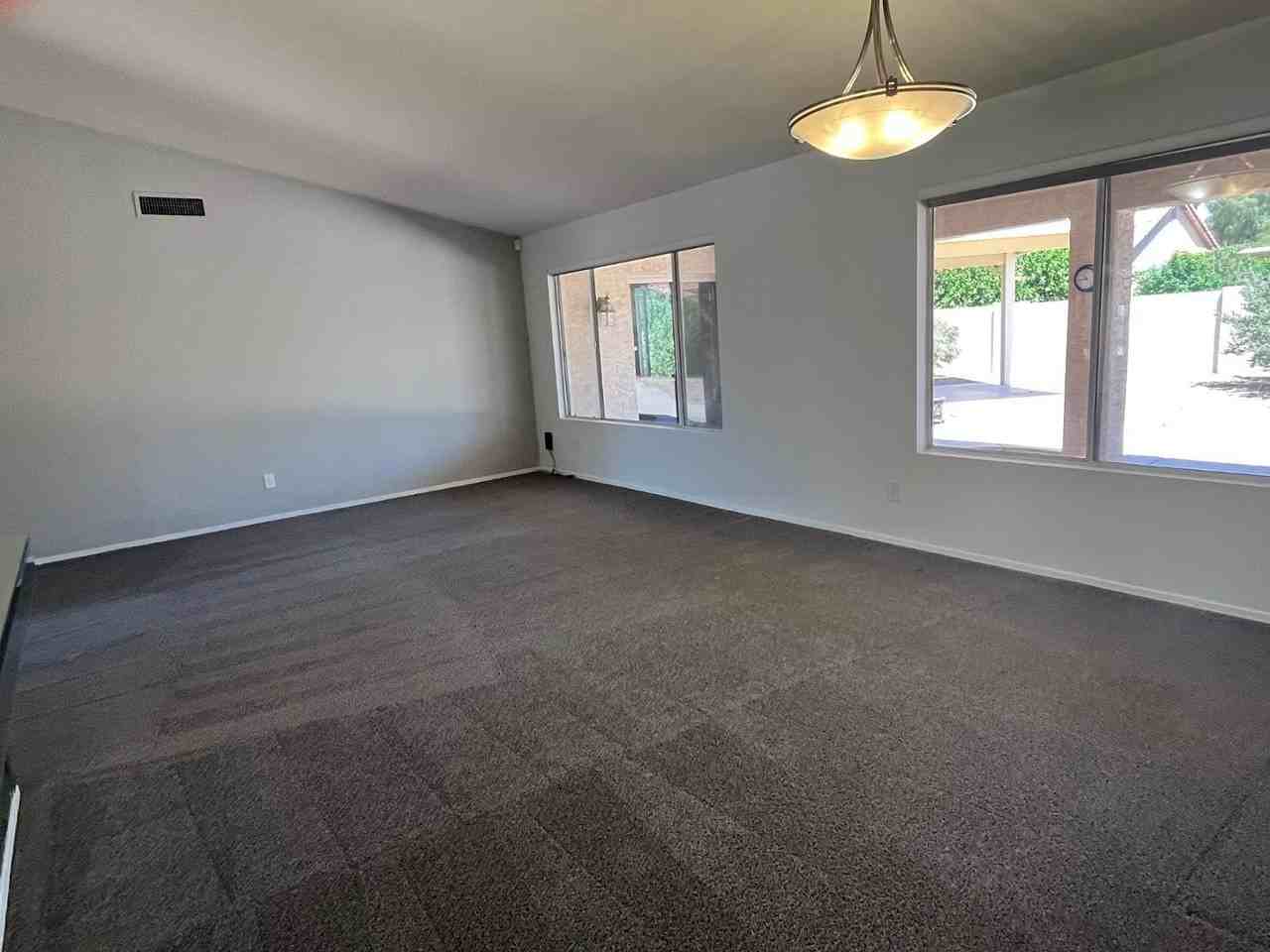 10302 E Coopers Hawk Dr - Photo 7 of 17