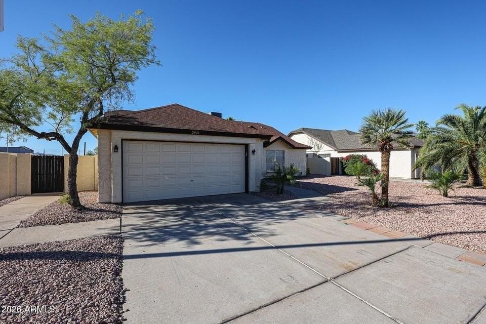 3951 E Waltann Ln - Photo 6 of 32