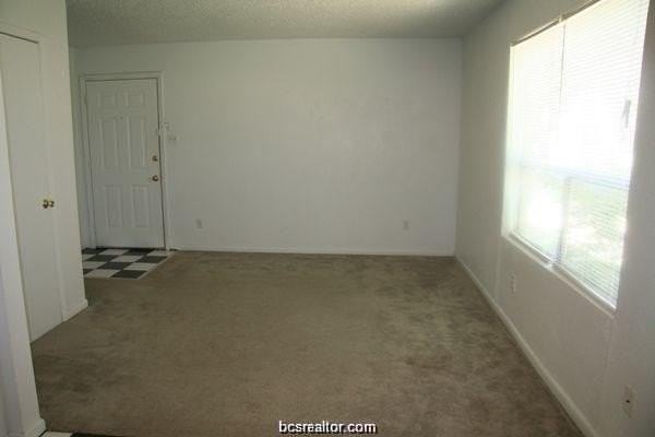 314 S Haswell Dr #B - Photo 2 of 8