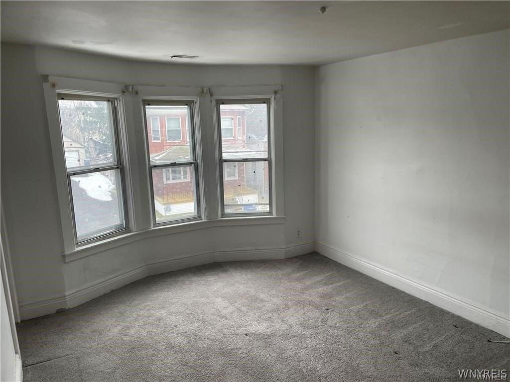 226 Longnecker St - Photo 4 of 19