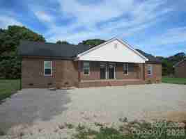 featured image of 403 Northbrook Iii School Rd