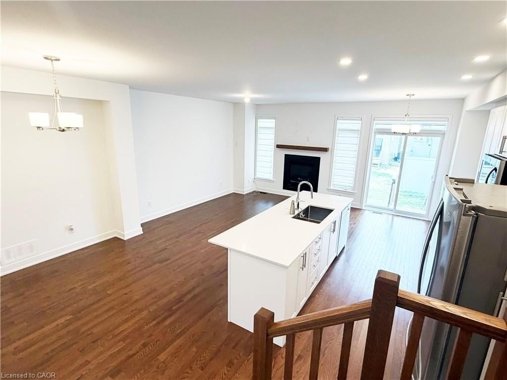 260 Finsbury Ave - Photo 5 of 21