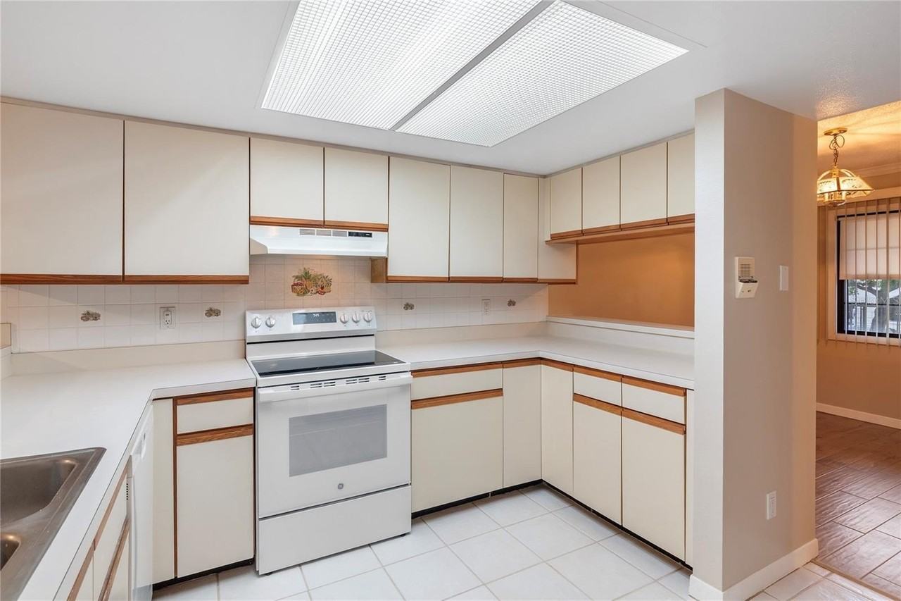 2651 Michael Pl - Photo 5 of 32