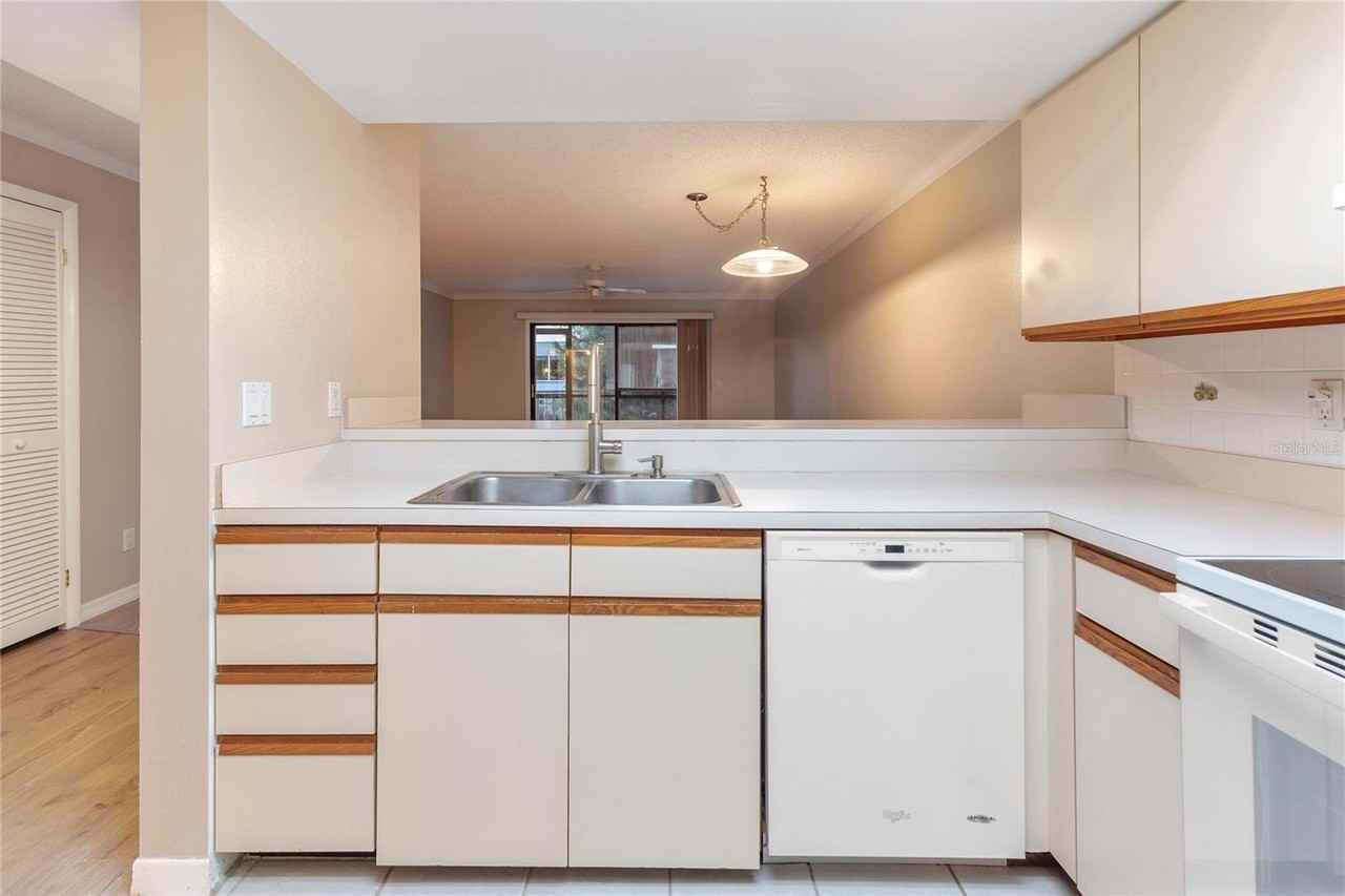 2651 Michael Pl - Photo 6 of 32