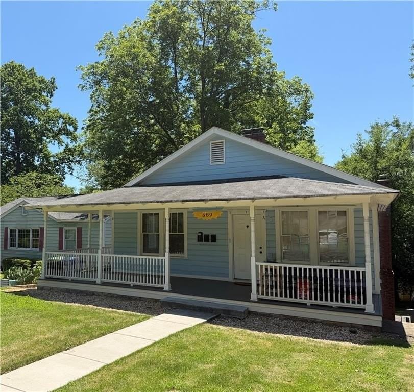 689 Berne St Se #B - Photo 3 of 22