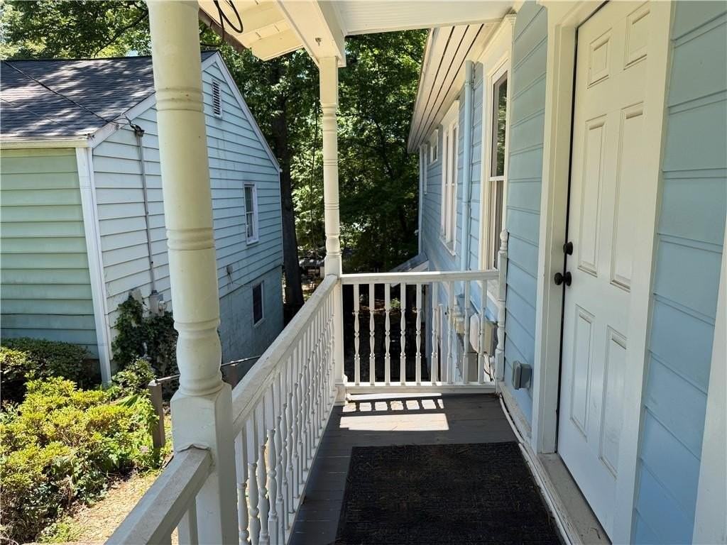 689 Berne St Se #B - Photo 4 of 22