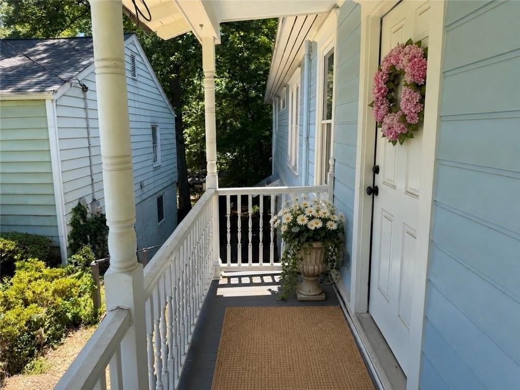 689 Berne St Se #B - Photo 5 of 22